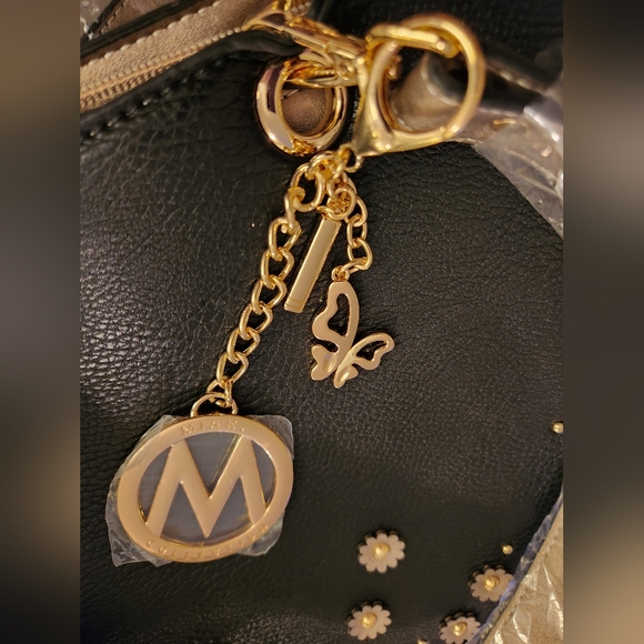 Mia K Petra Tote w/ wristlet  MFK Collection  Color-Pewter, with dustbag NWT - Picture 7 of 11